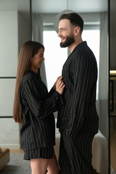 Парна піжама комплектом жіноча з шортами чоловіча Family Look льон чорна 03620262 фото