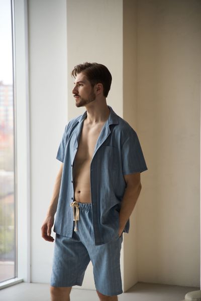 Піжама чоловіча у смужку льон LINEN STRIP SHORT з шортами блакитна 0262 фото