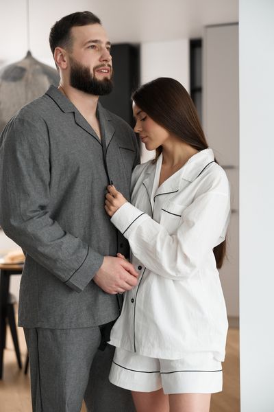 Парна піжама комплектом жіноча з шортами чоловіча Family Look варена бавовна з чорним кантом графіт молочна 02404542-B фото