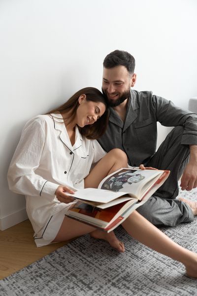 Парна піжама комплектом жіноча з шортами чоловіча Family Look варена бавовна з чорним кантом графіт молочна 02404542-B фото