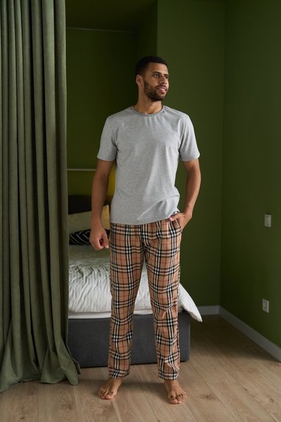 Пижама мужская футболка серая + штаны в клетку бежевые 0869-2 фото