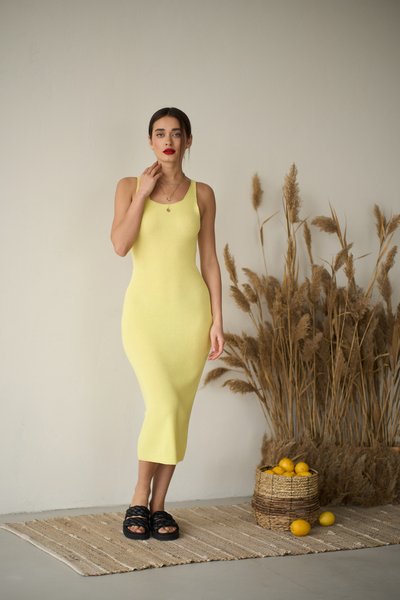 Сукня футляр жіноча на літо міді YM BASIC жовта YM-1012 фото