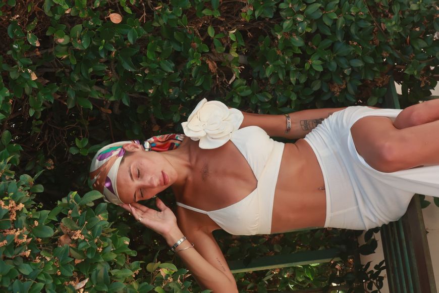 Комплект женский на лето лен топ + юбка с цветком CUBA молочный 1101 фото